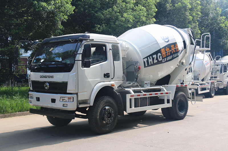 東風(fēng)6方攪拌車(chē)    B07
