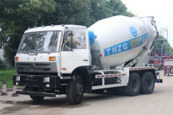 東風(fēng)10方水泥攪拌車(chē)