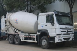 重汽豪沃15方水泥攪拌車(chē)