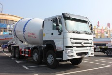 重汽豪沃16方水泥攪拌車